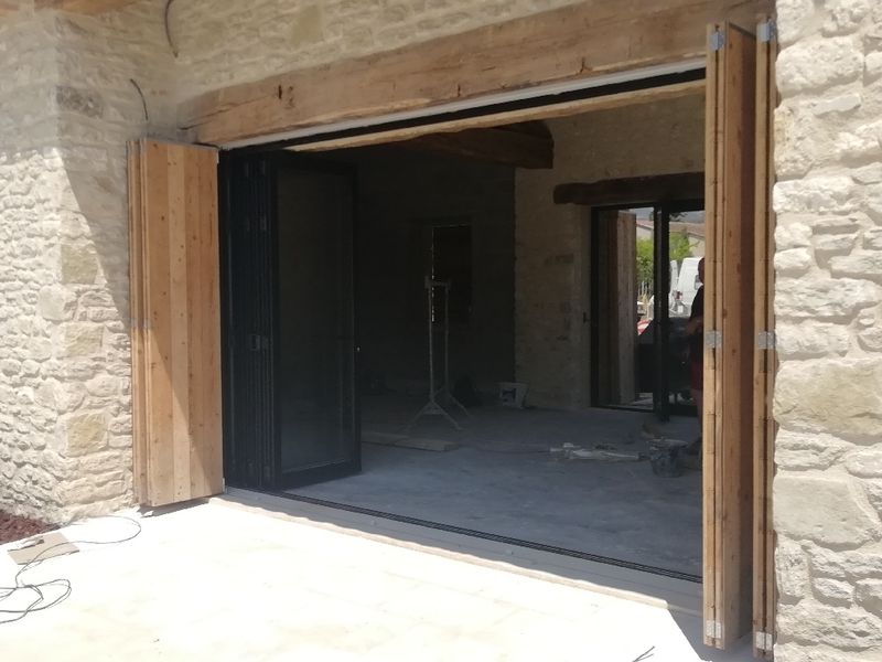 Ouverture total avec une porte repliable dans le vaucluse