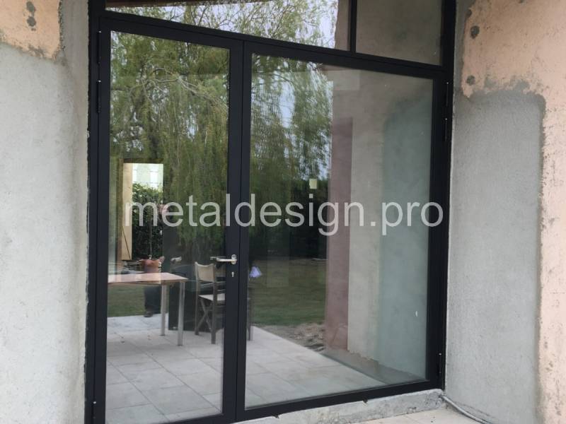 Transformation d'une grange en habitation en gardant les grandes ouverture à Eguilles 13