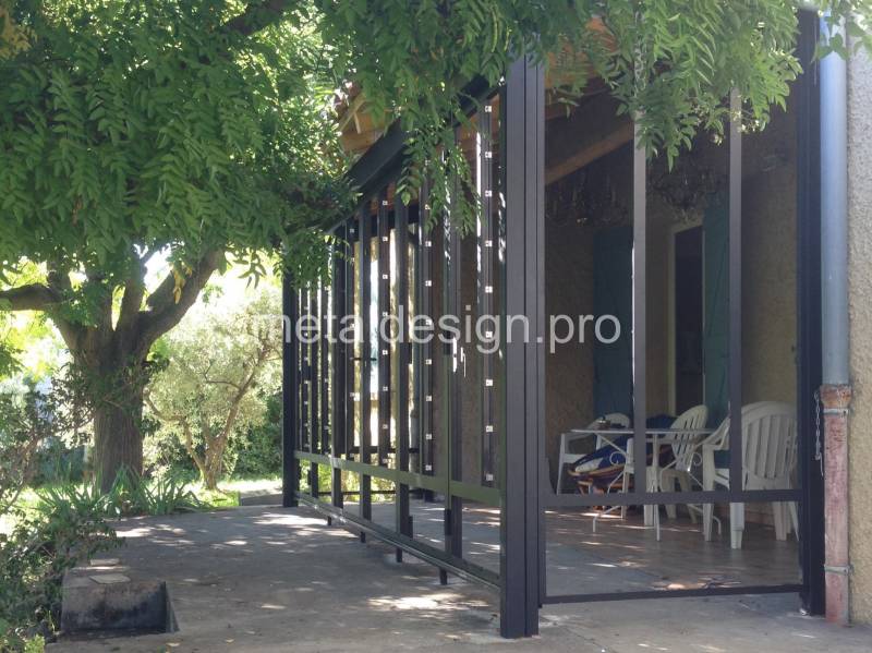 Transformation d'une terrasse en pièce à vivre en posant une véranda proche de Salon-de-Provence