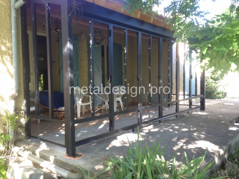 Transformation d'une terrasse en pièce à vivre en posant une véranda proche de Salon-de-Provence