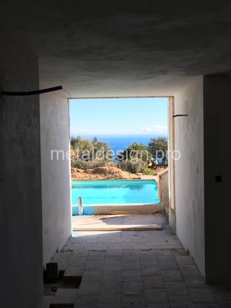 Pose d'une baie vitrée fixe sur mesure dans les Bouches-du-Rhône