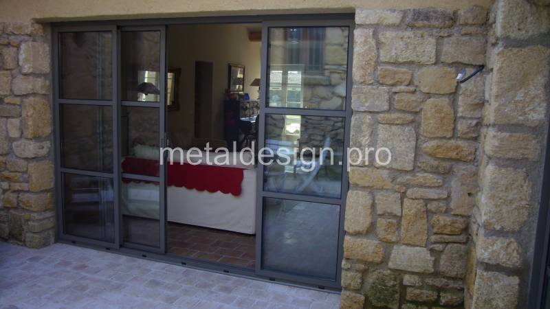 Baie vitrée coulissante acier sur mesure à Aix en Provence