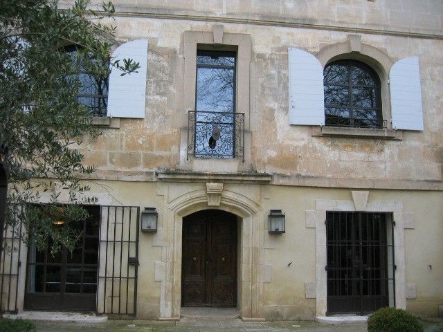 Installation de fenetres acier à maussane