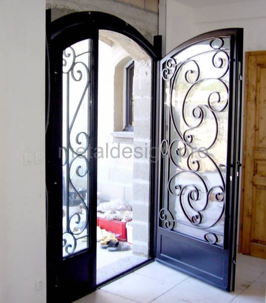 Porte d'entrée en acier sur mesure