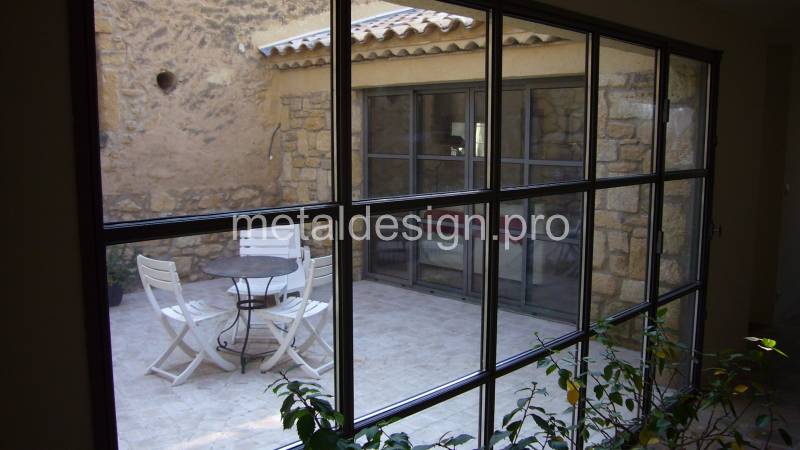Porte fenêtre dans patio