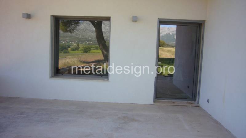 Menuiseries acier sur mesure de qualité supérieur à Puyloubier 13