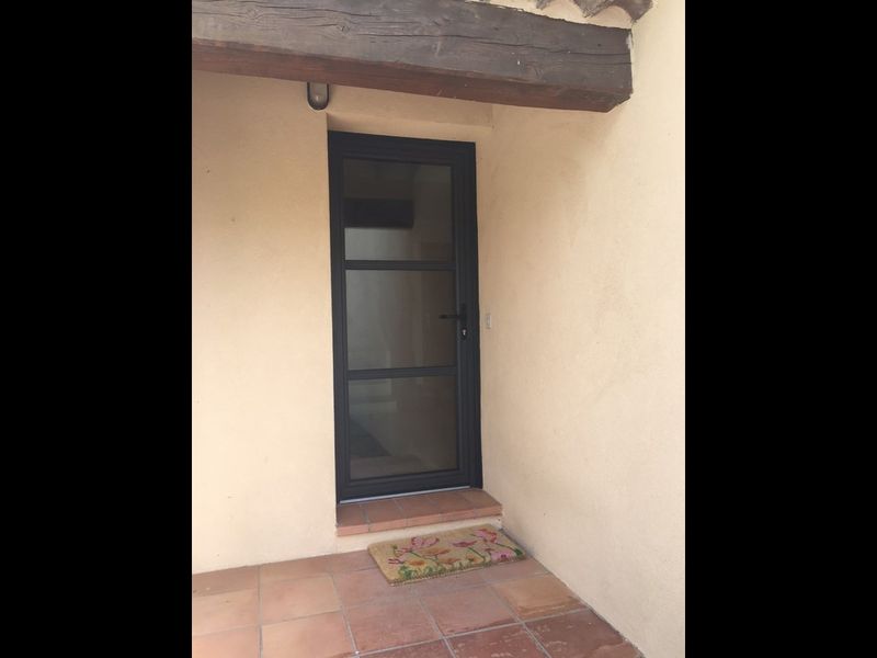 Remplacement d'une porte d'entrée à Eguilles 13