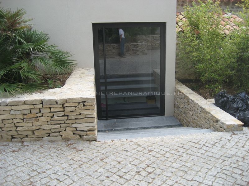 fabrication de porte pivotante à Aix en provence