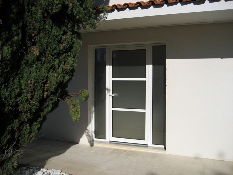 Remplacement à calas d'une porte d'entrée