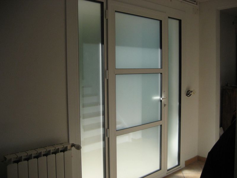 Porte d'entrée K-LINE en triple vitrage à calas 13