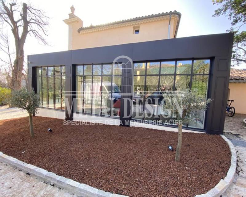 Création d'une véranda pour agrandissement d'une villa ancienne à Aix-en-Provence