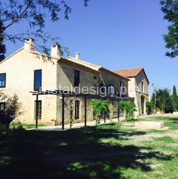 Rénovation d'un Mas provençal avec fenêtre sur mesure proche d'Avignon